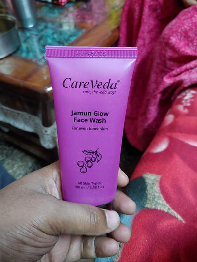 Smell of this face wash is so good and refreshing. Its like real jamun applying on face. Will buy more soon.